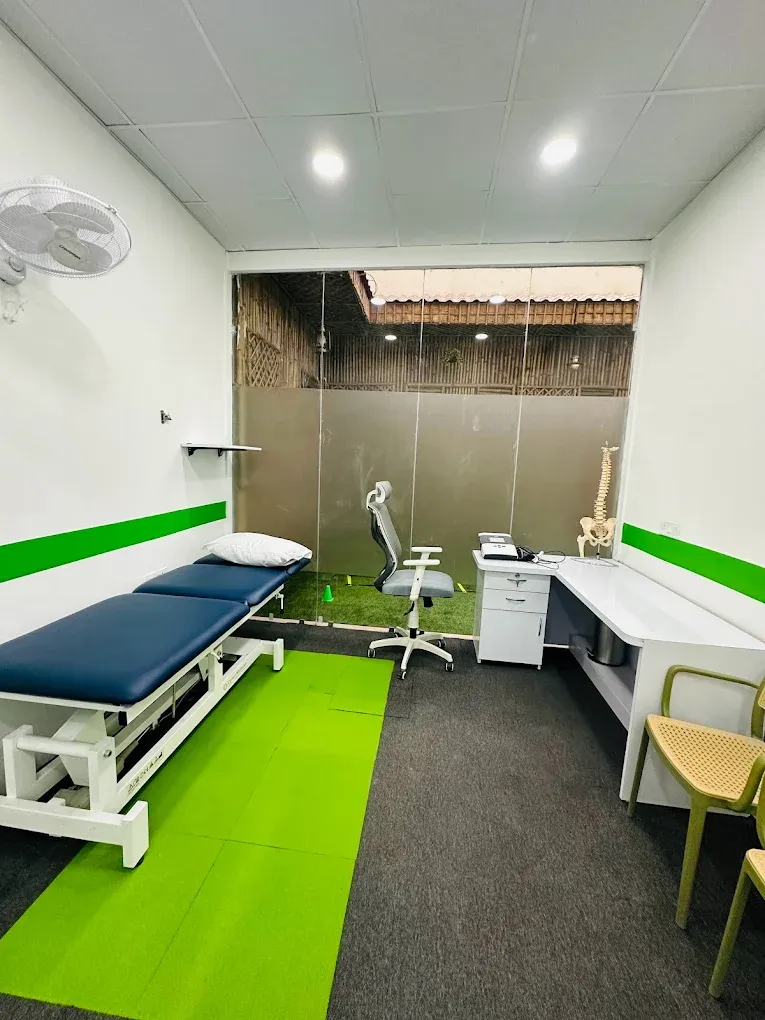 CB Physiotherapy Saket - Advanced Ortho, Spine & Sports Rehab