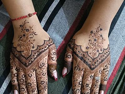 Bridal Mahendi, or sider mahendi