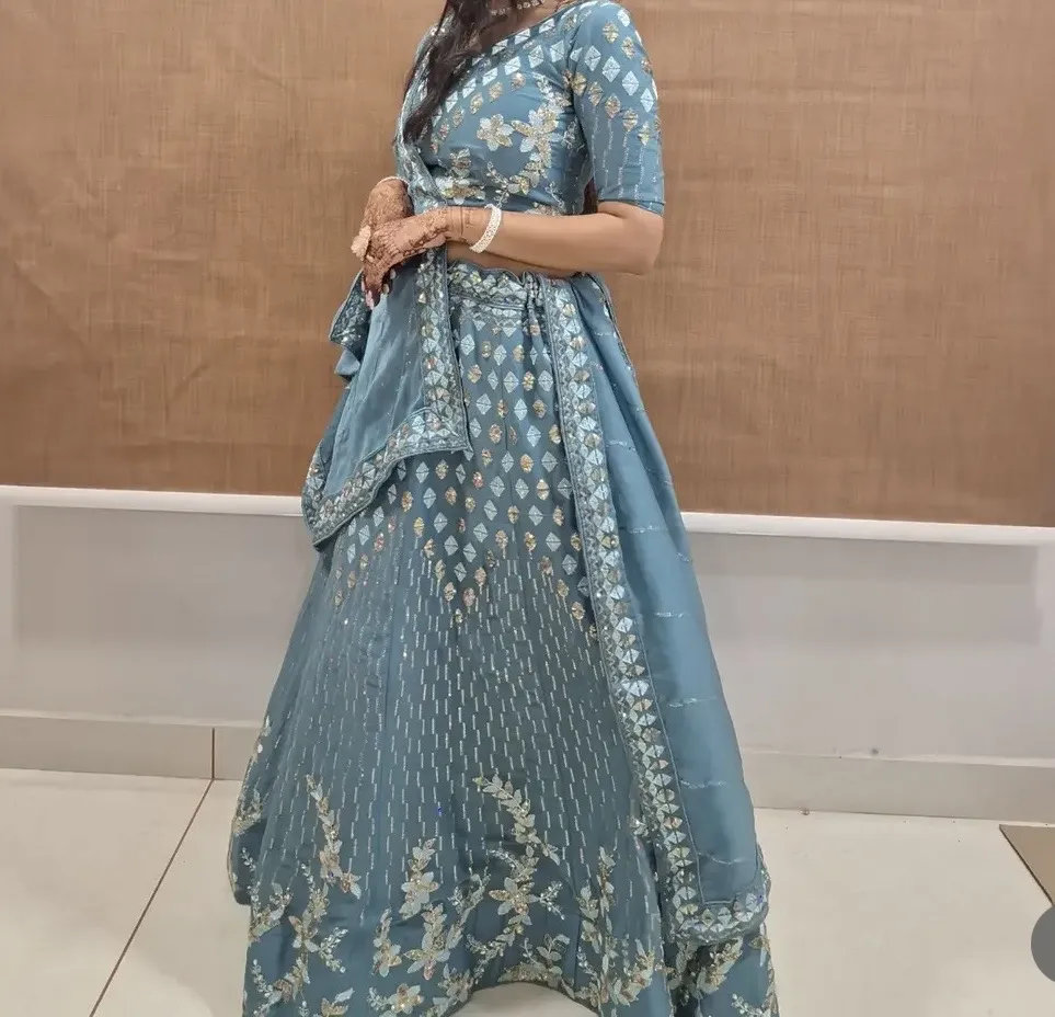 Beautiful choli on rent