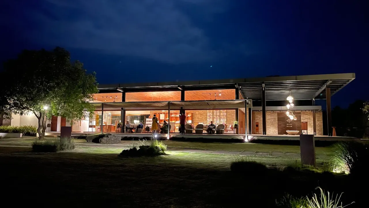 Woods At Sasan - Luxury Resort Near Gir Forest & Devalia Safari Park