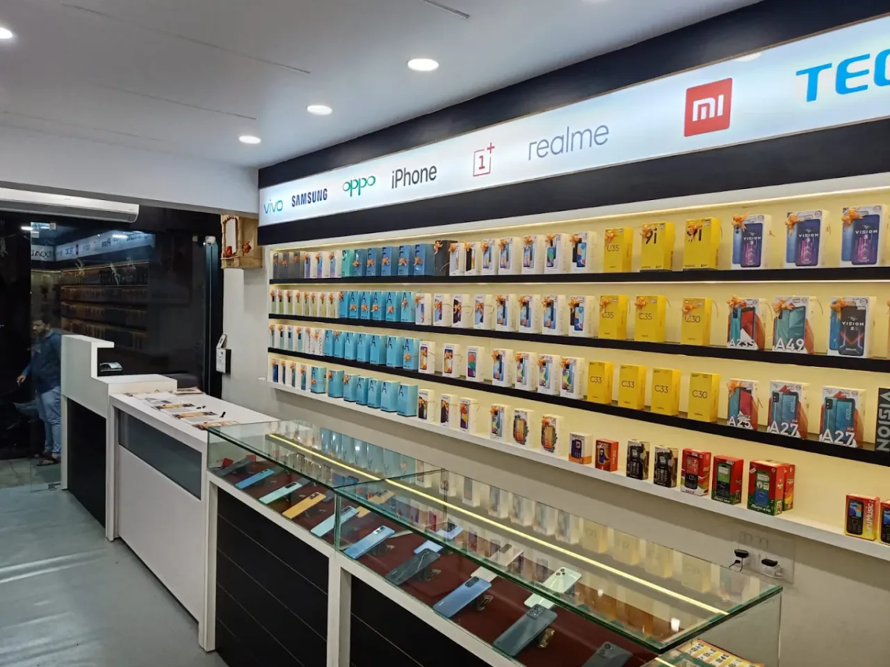 Ramdev Mobiles Dhoraji – Best Mobile Repair & Accessories Shop Near You