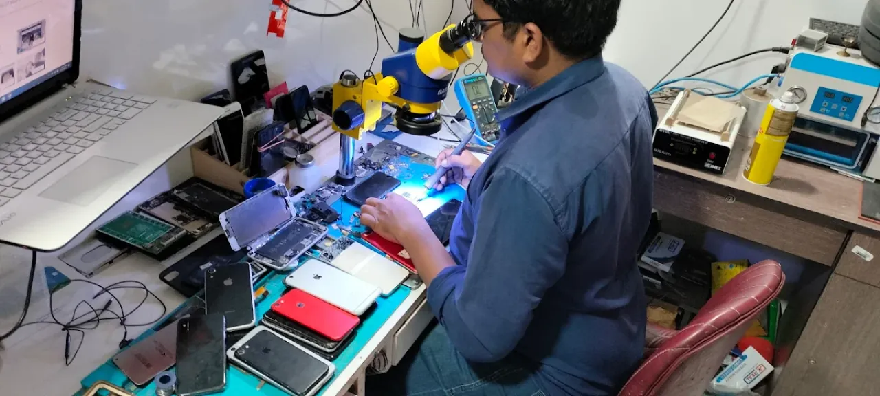 Mobile World Mehsana – Best Mobile Shop for Smartphones & Accessories