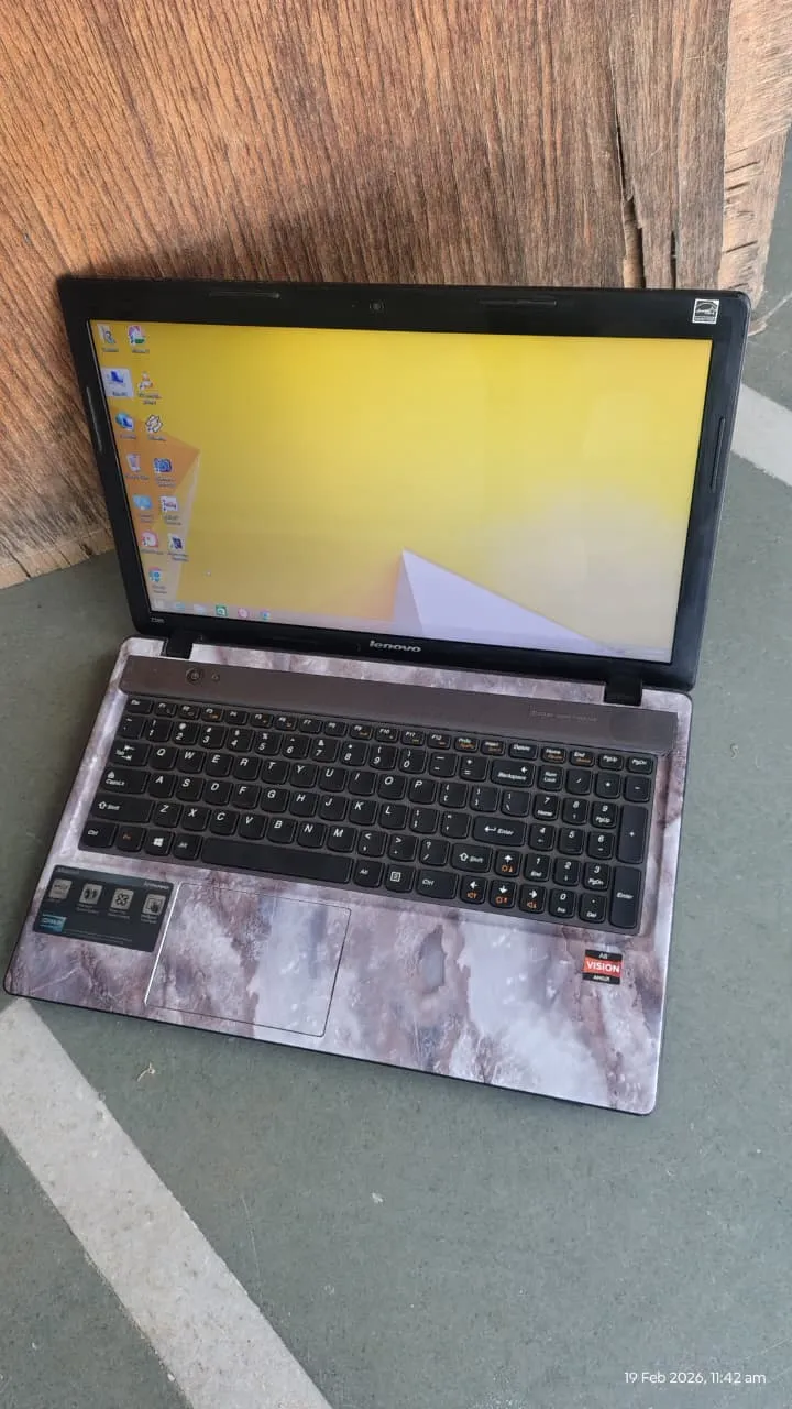 Leptop lenovo Amd Radion graphic card, 4 gb rem, 500 gb hdd, with original charger, wife, web cam, window 8, good working with new type condition, no any problem