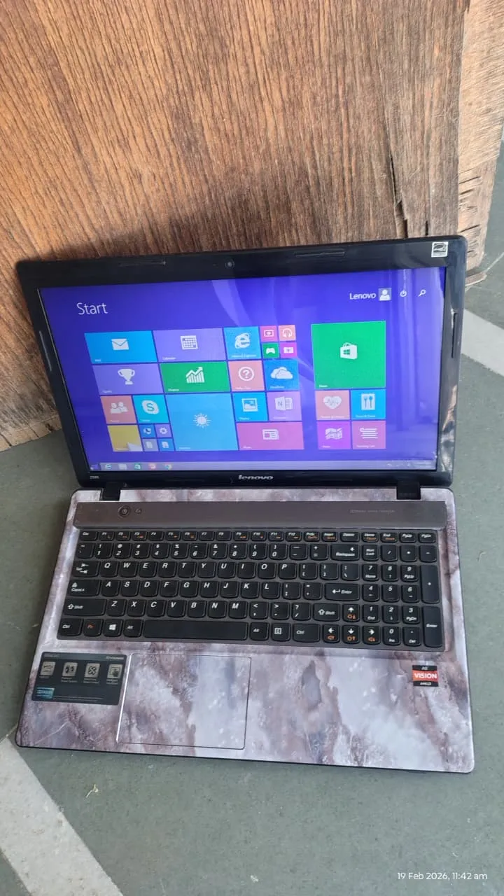 Leptop lenovo Amd Radion graphic card, 4 gb rem, 500 gb hdd, with original charger, wife, web cam, window 8, good working with new type condition, no any problem