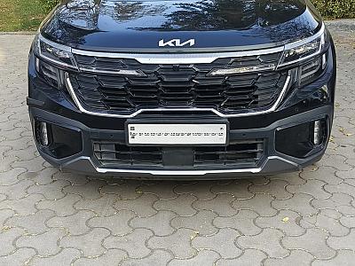 Kia seltos Black auto top