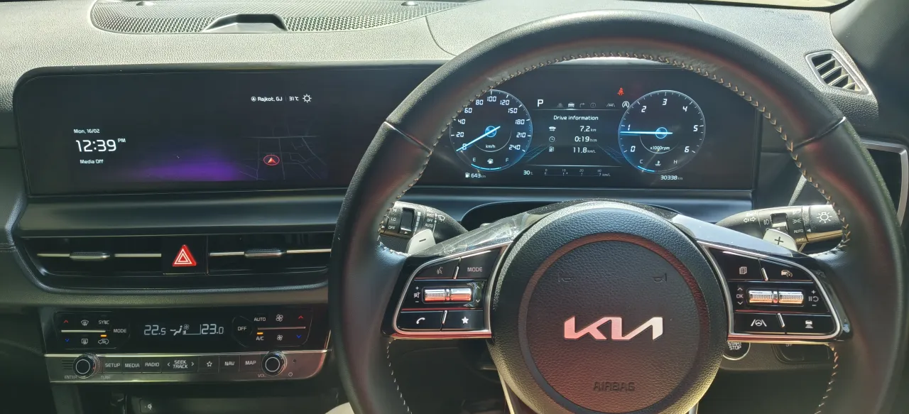 Kia seltos Black auto top