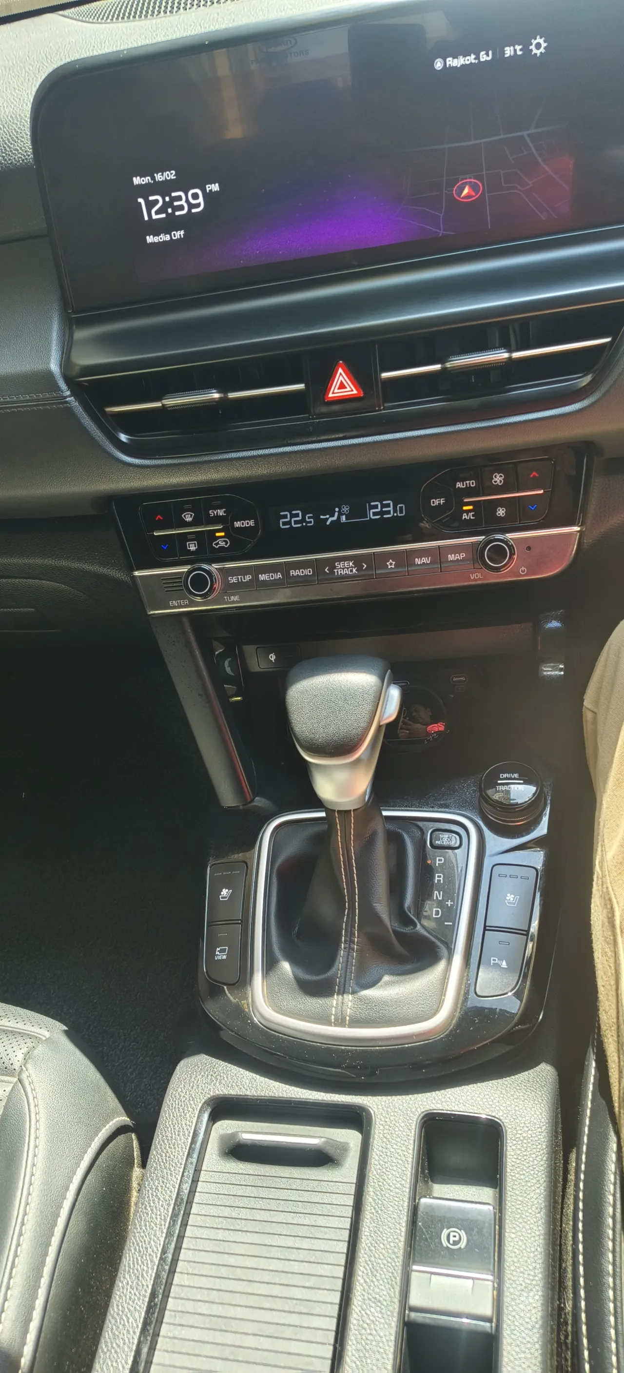 Kia seltos Black auto top