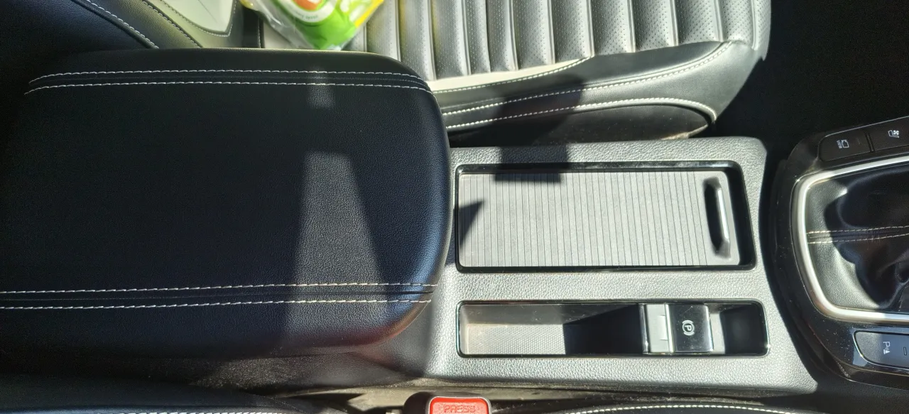 Kia seltos Black auto top