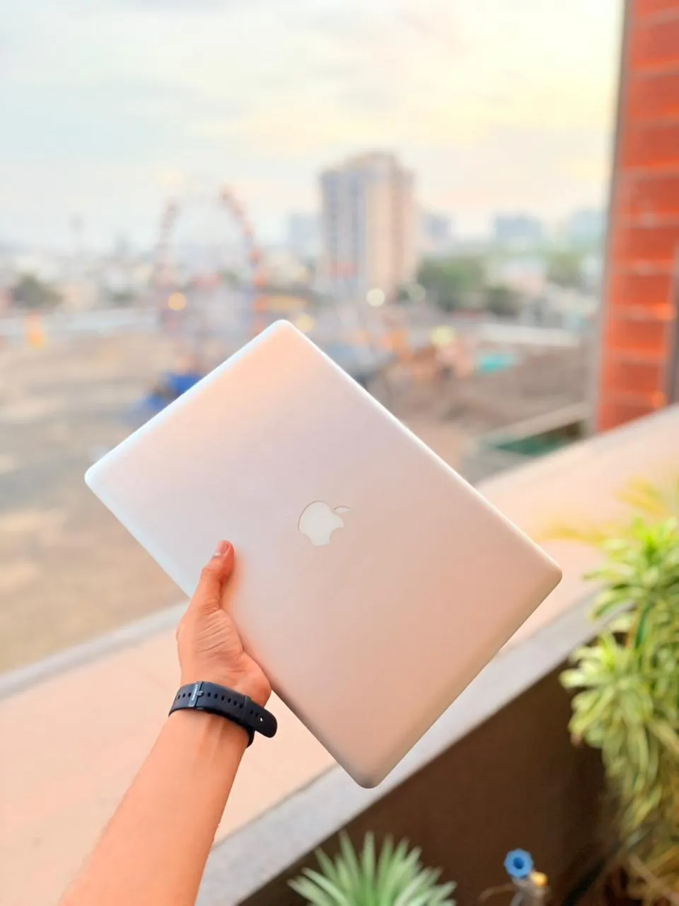 MacBook Pro - 2012-13 Low Price to Best Leptop
