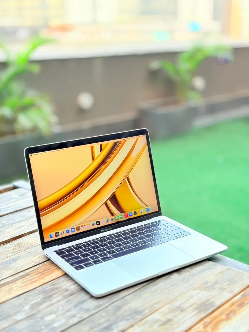 Apple MacBook Pro 2017-18, 13 inch premium quality Laptop