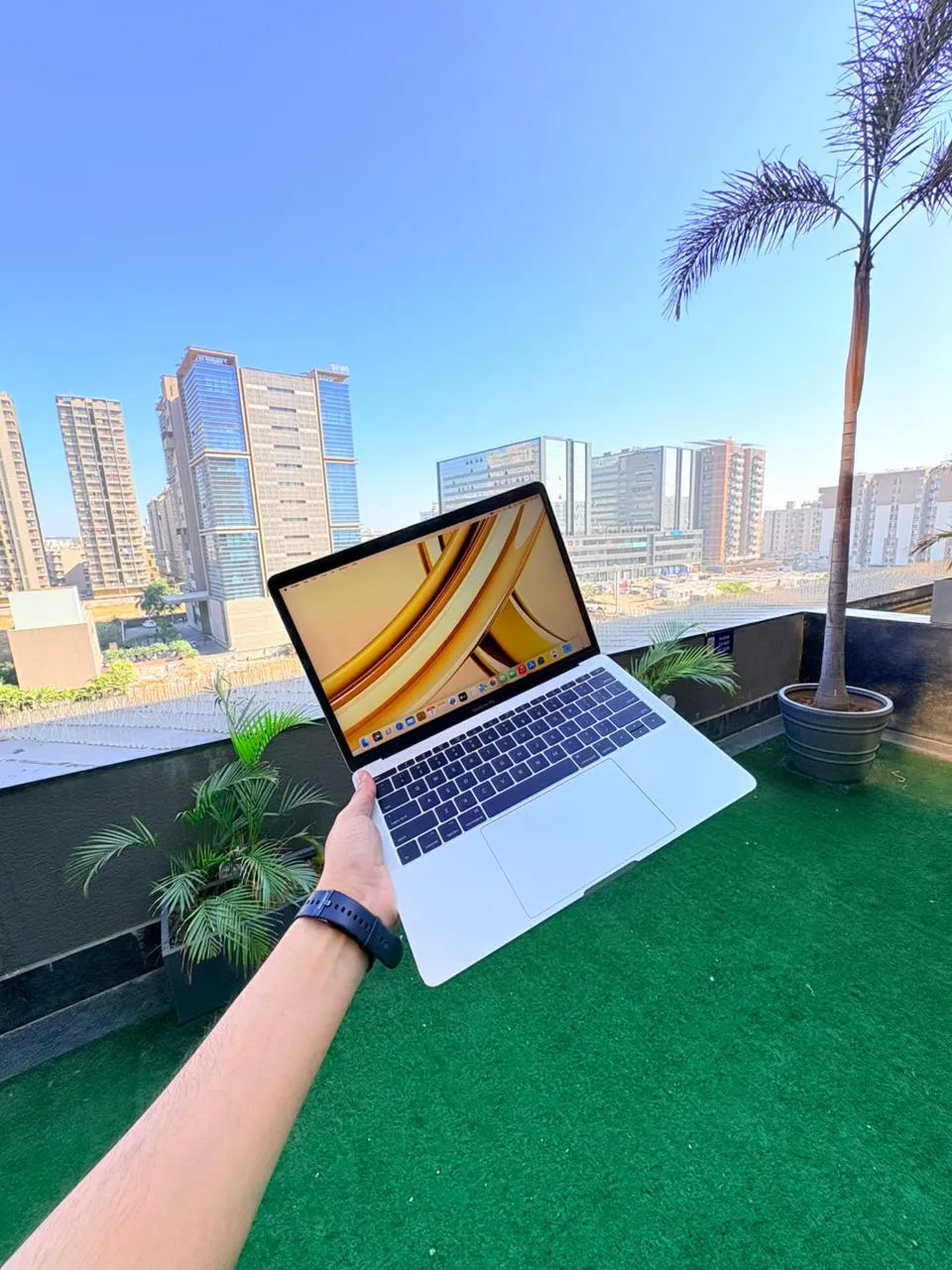 Apple MacBook Pro 2017-18, 13 inch premium quality Laptop