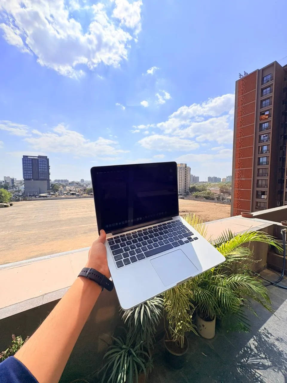 Apple Macbook Pro 2014-15, i5 Pro | 8 GB RAM | 256 NVMe | 1.5 Graphic Card