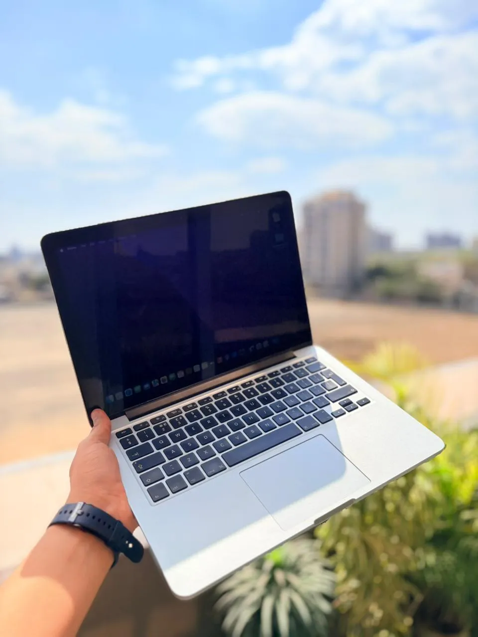 Apple Macbook Pro 2014-15, i5 Pro | 8 GB RAM | 256 NVMe | 1.5 Graphic Card