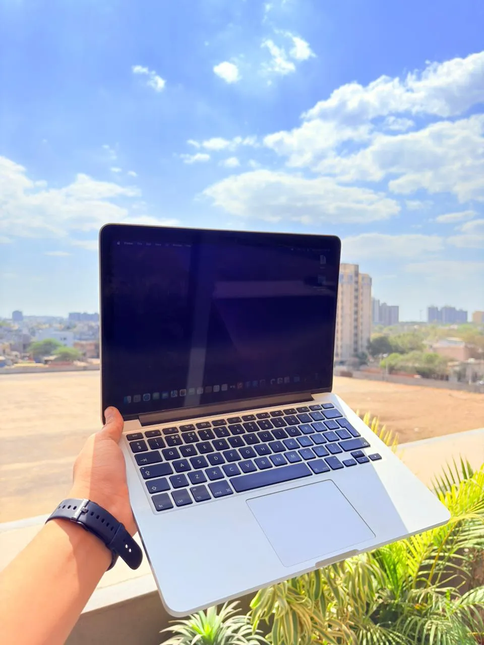 Apple Macbook Pro 2014-15, i5 Pro | 8 GB RAM | 256 NVMe | 1.5 Graphic Card