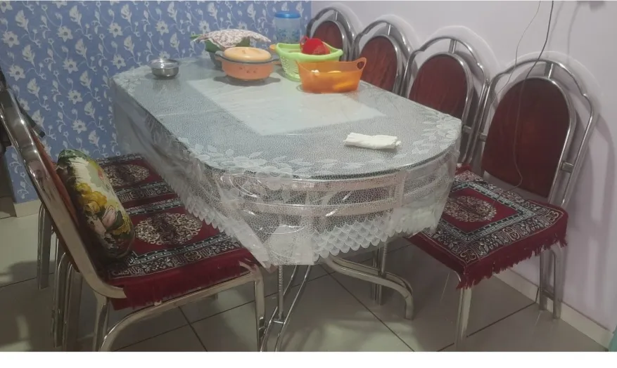 Dinning Table with 6 Chair