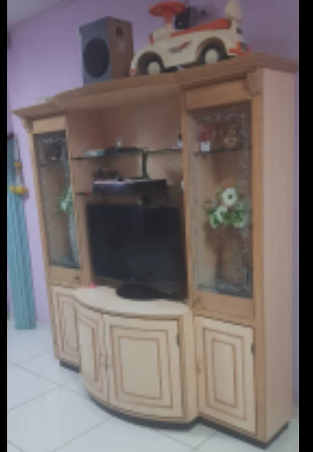 T.V.Unit showcase with drawers