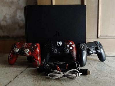 PlayStation 4 slim