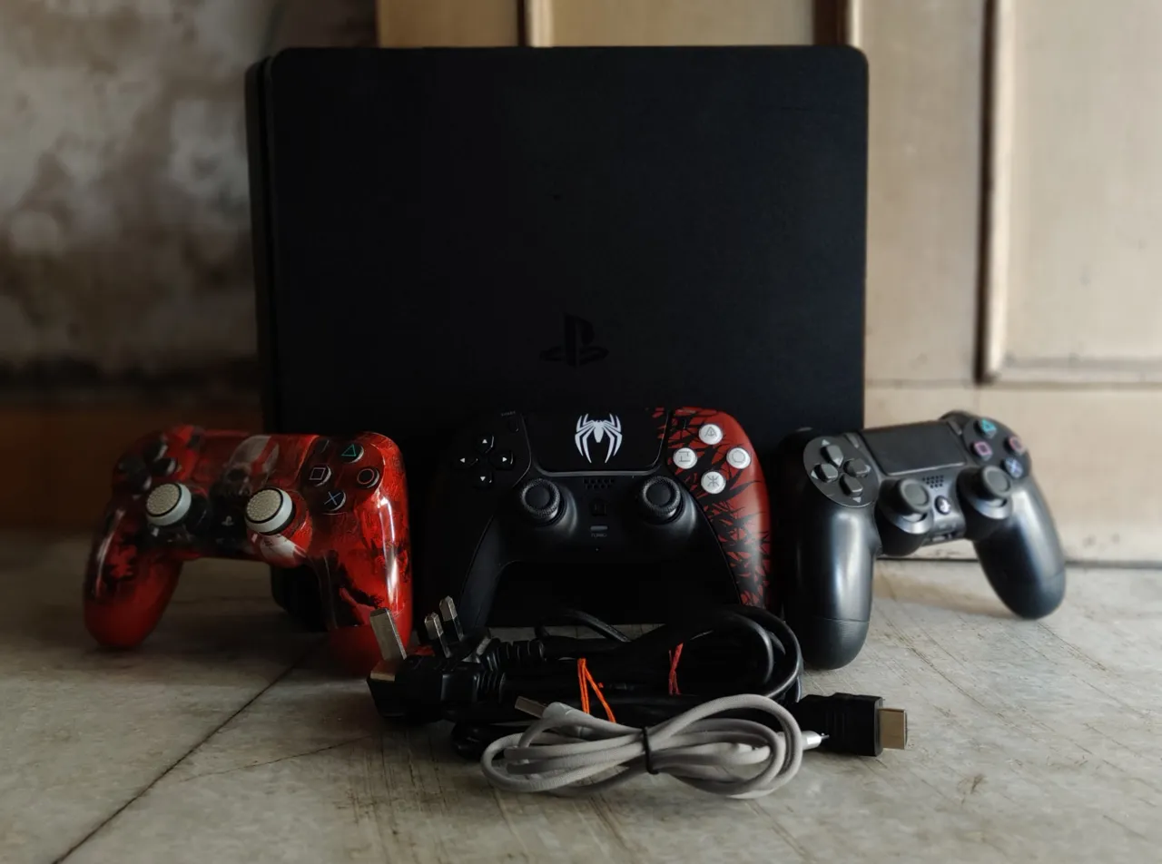 PlayStation 4 slim