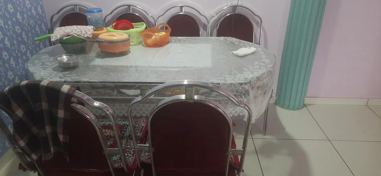 Dinning Table with 6 Chair