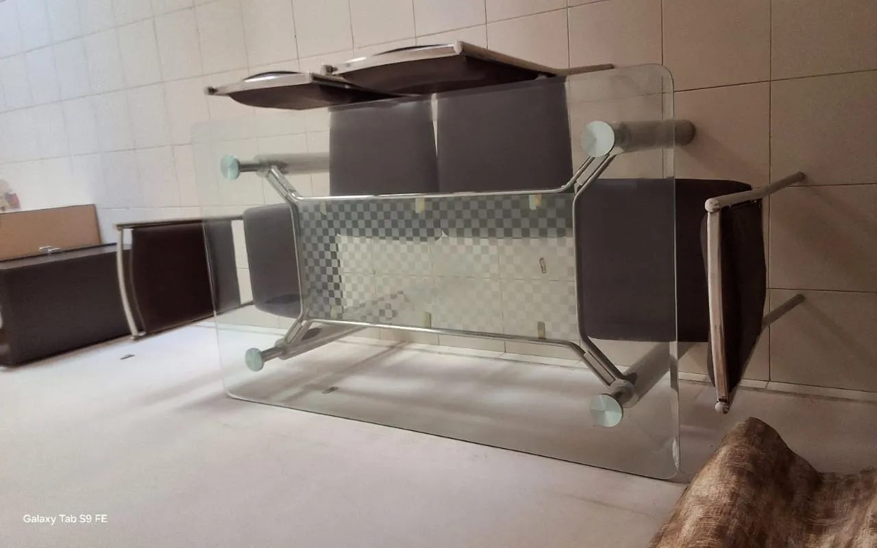 Dining table with 4 chair