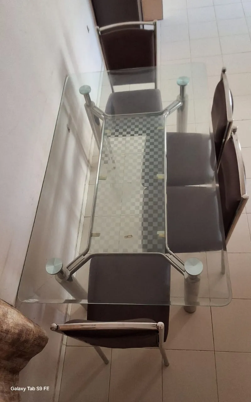 Dining table with 4 chair