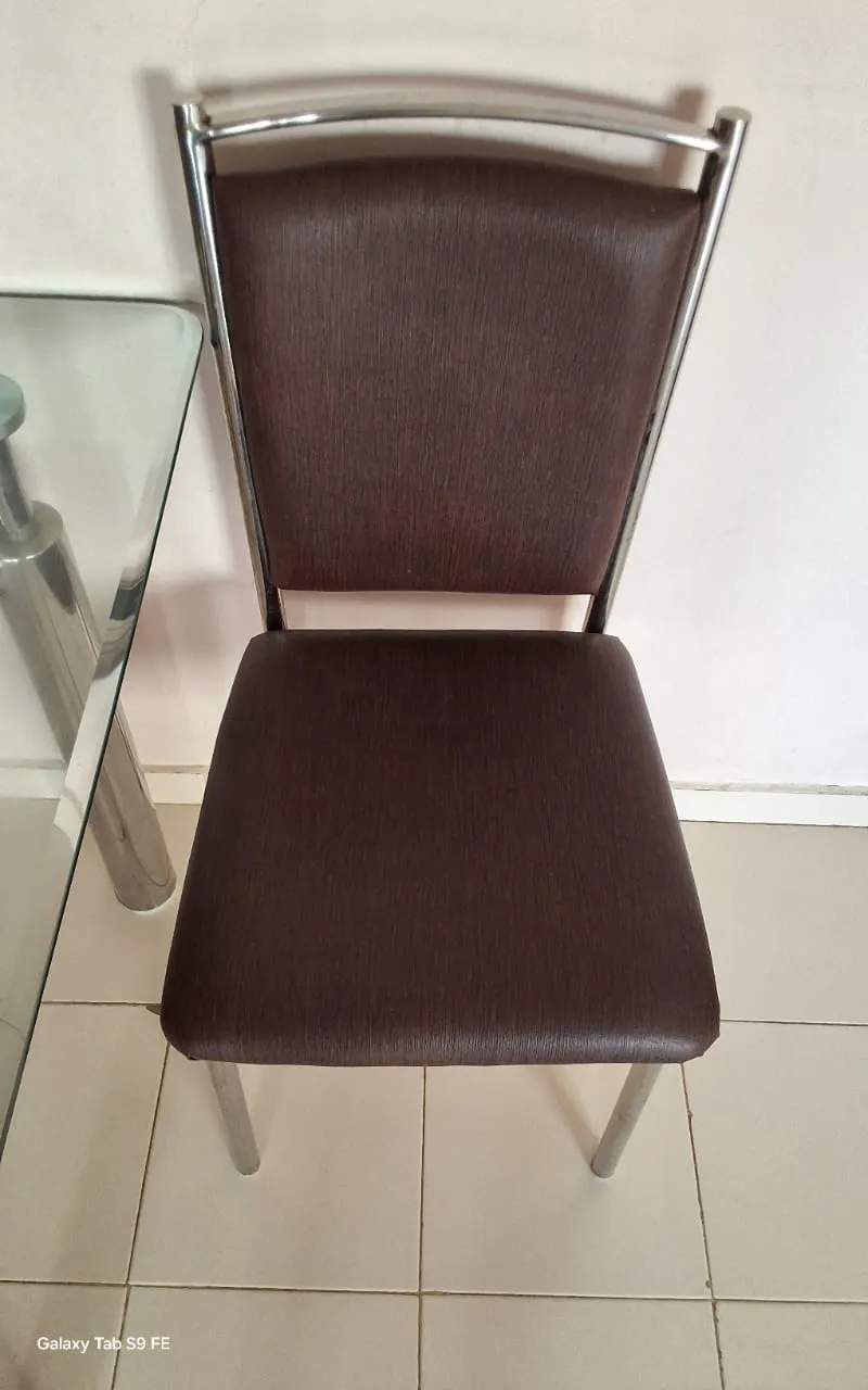 Dining table with 4 chair