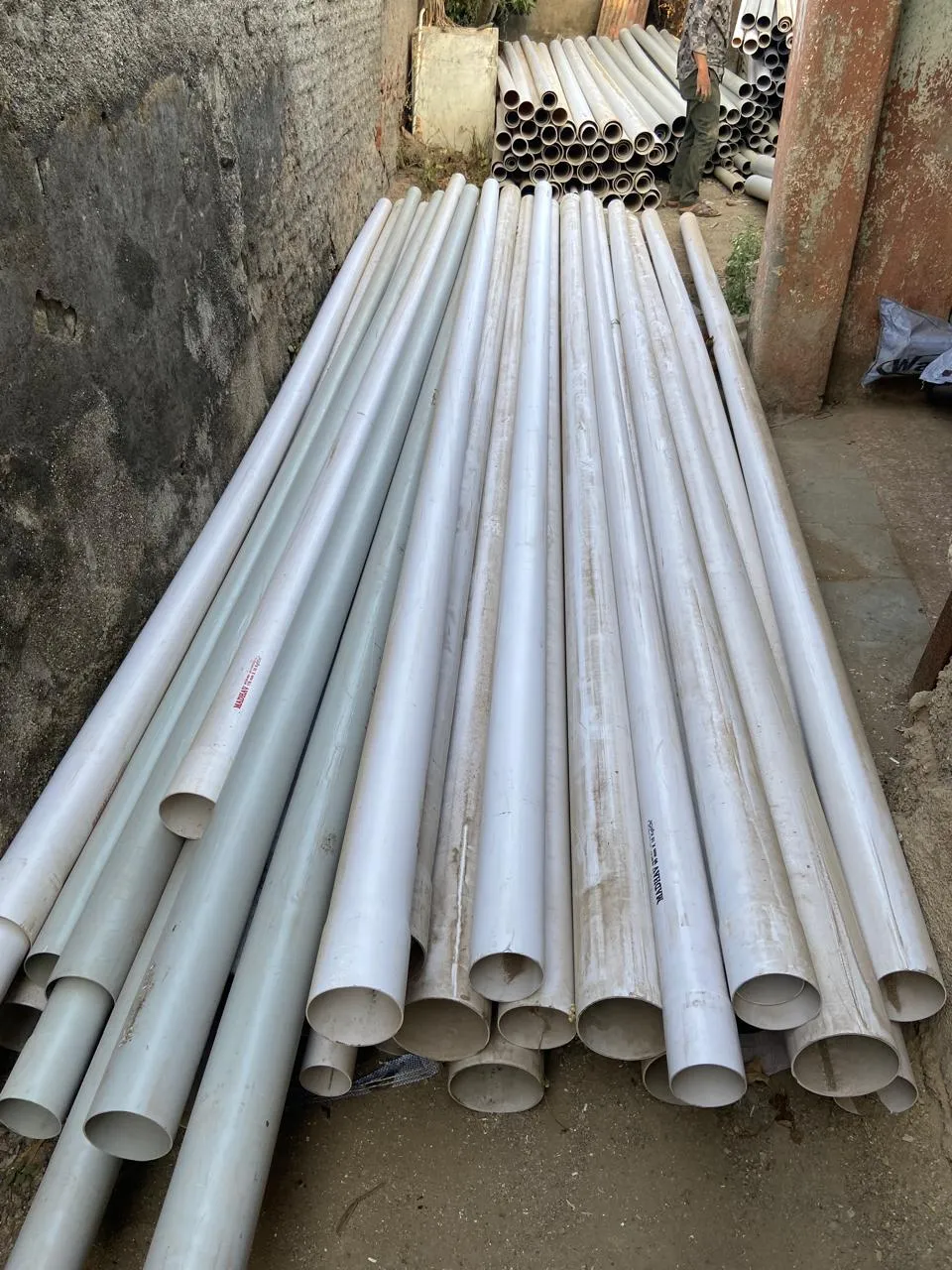 ઉચ્ચ ગુણવત્તાની PVC પાણીની પાઈપો વેચવા માટે ઉપલબ્ધ – વિવિધ સાઇઝમાં