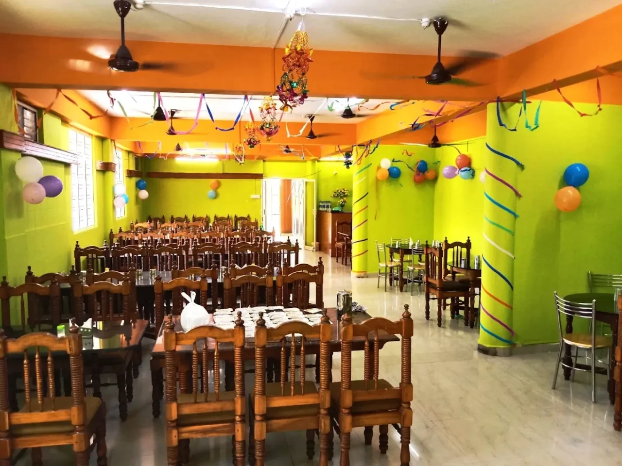 Apna Punjabi Dhaba | 100% Pure Veg Punjabi & Jain Food Restaurant