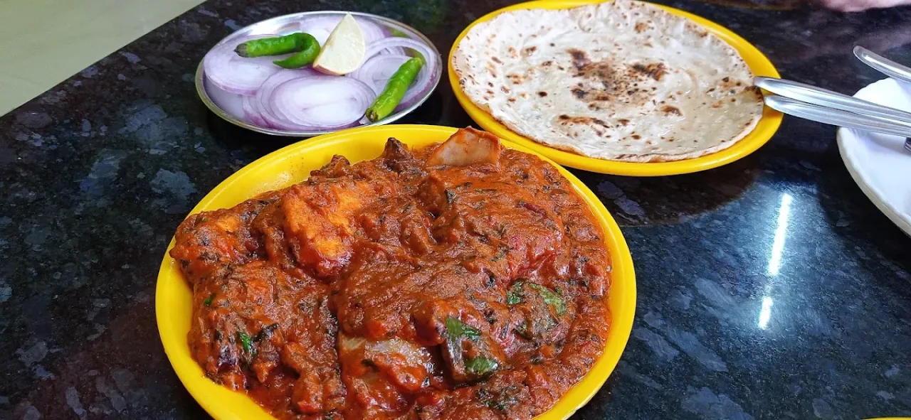 Apna Punjabi Dhaba | 100% Pure Veg Punjabi & Jain Food Restaurant