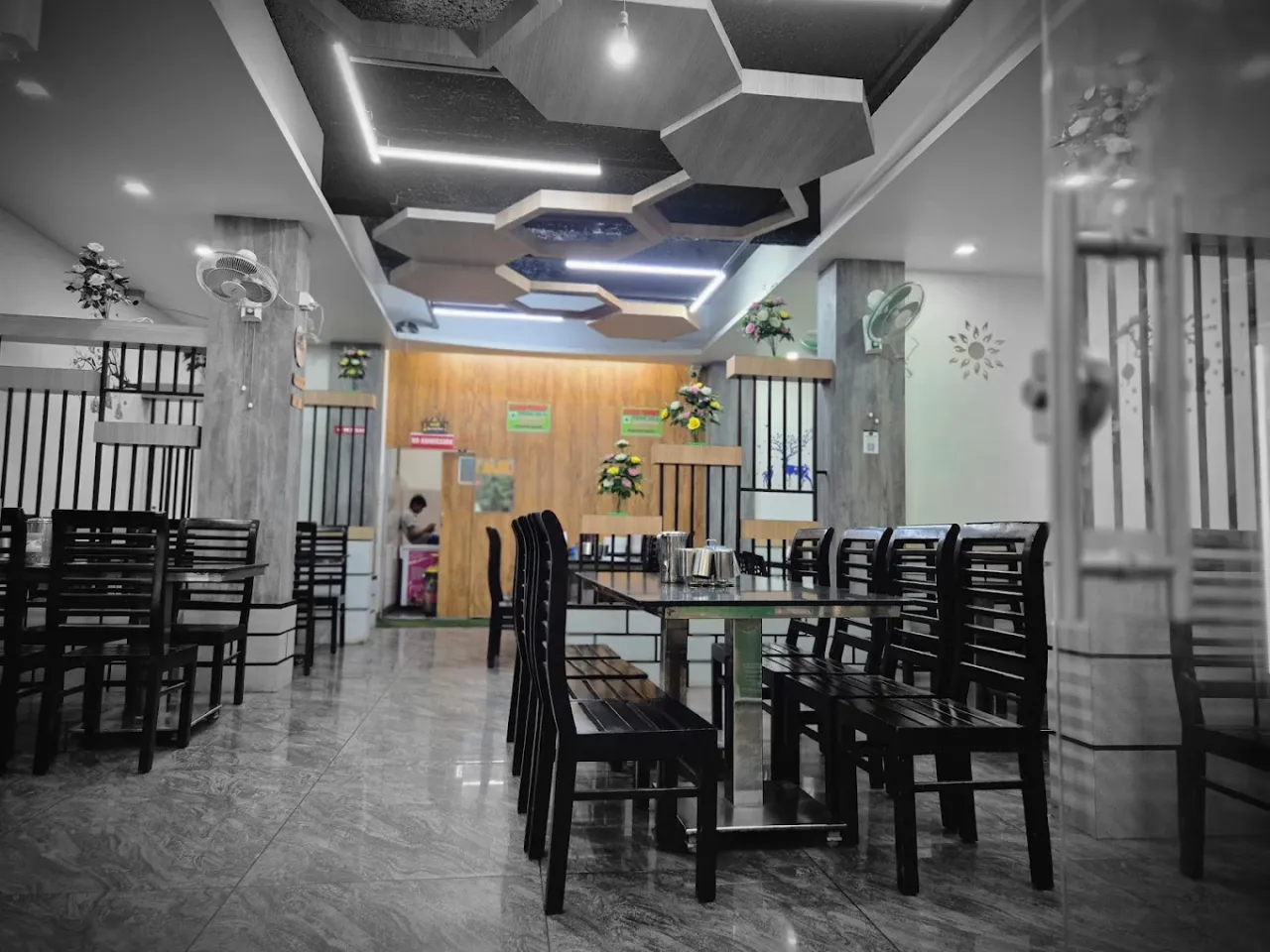 Aryaas Purohit Veg | North & South Indian, Gujarati & Marwadi Food