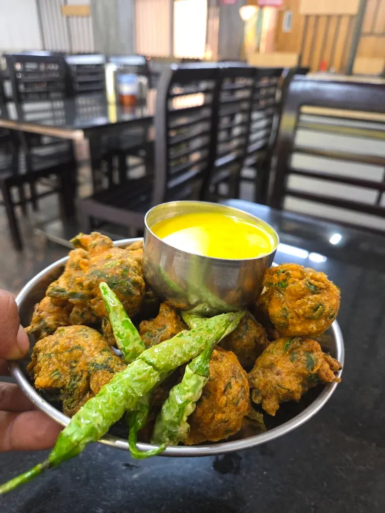 Aryaas Purohit Veg | North & South Indian, Gujarati & Marwadi Food