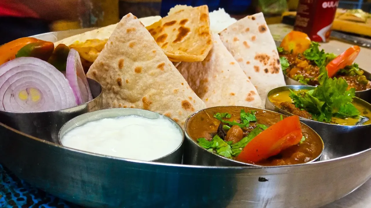 Sri Ganapathi Bhojnalaya – Pure Veg Gujarati, Marwadi & Jain Thali Restaurant