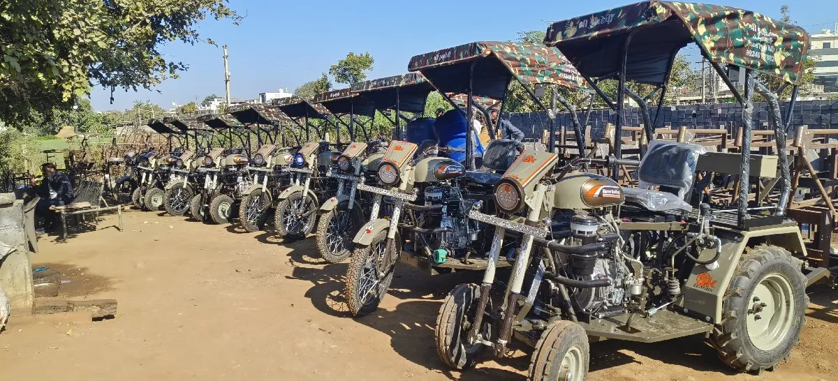 3 Wheeler Groundnut Sanedo Tractor Manufacturer in Jasdan | Durable Agricultural Machine